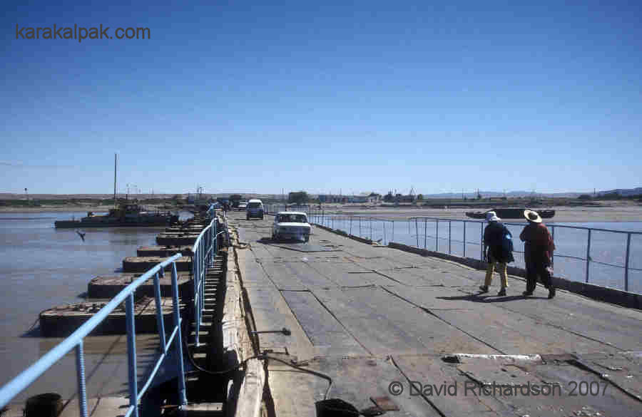 The Ma'n'git to Qipchaq pontoon bridge